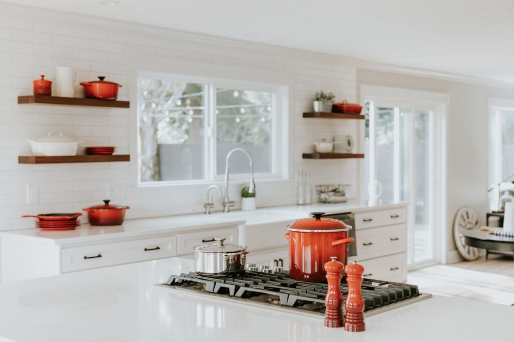 A stainless cookware set being checked before it is listed
